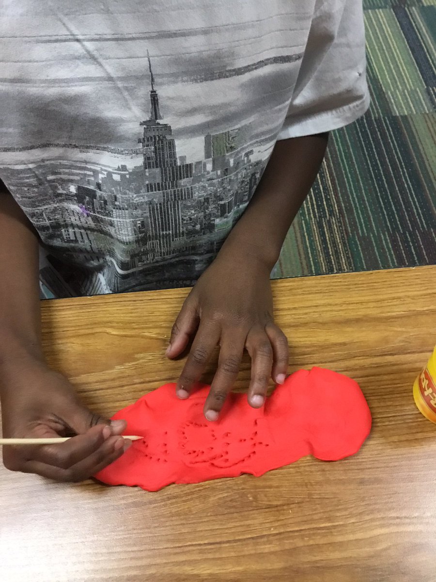 amyroenfanz's tweet image. Writing our sight word of the week (from) in play-doh.@CastlemanCreek #differentwaysoflearning