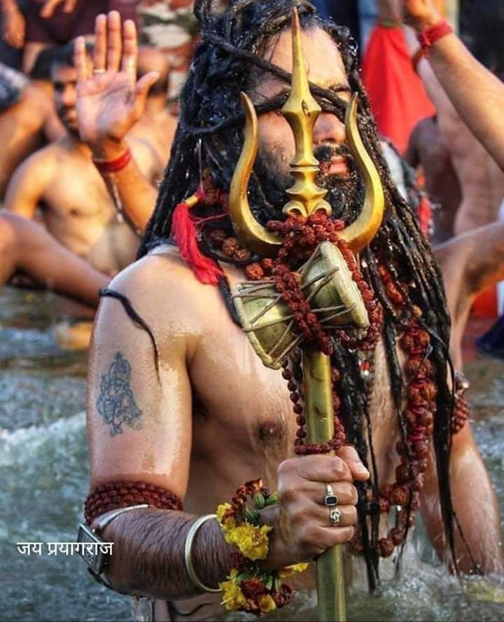 subhampandey93's tweet photo. सच है, विपत्ति जब आती है,
कायर को ही दहलाती है,
सूरमा नही विचलित होते,
क्षण एक नहीं धीरज खोते। विघ्नों को गले लगाते हैं,
काँटों में राह बनाते हैं।।
#IndianArmy
#FutureReadyArmy
#NationFirst https://t.co/zTQfED7sKj
