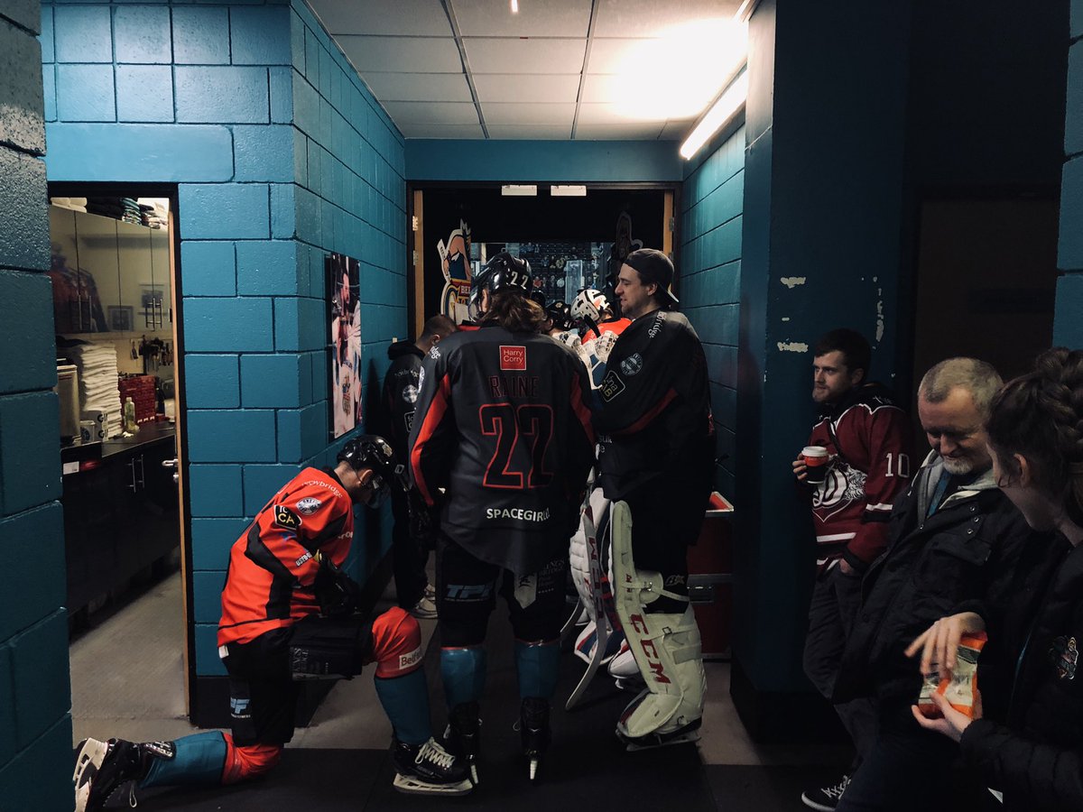 joelneill's tweet photo. It’s GAME TIME at the SSE Arena. Tonight we say thank you to the one and only @31Murph in a very special Testimonial game, joined by @BelfastGiants legends past and present.
#MurphysDay https://t.co/lTVAgU0haa