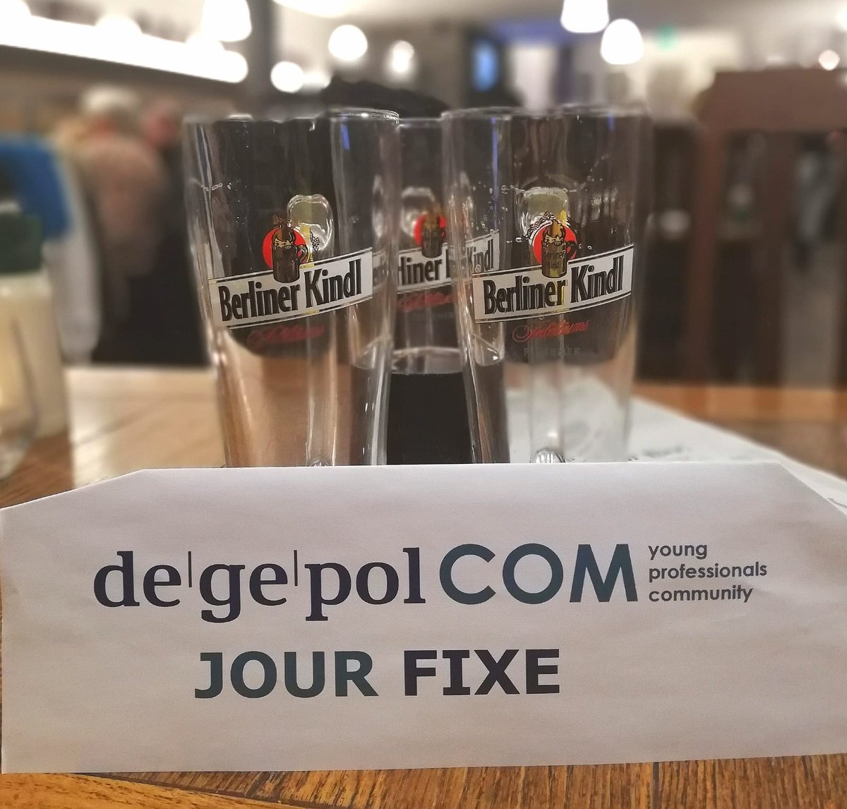 degepolCOM's tweet photo. Unser #degepolCOM Stammtisch - Heute "Unter 3" 😉
#COMjourfixe
⬇️ https://t.co/wSaO2Mymlo