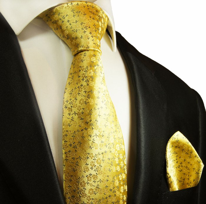 Not all limousine or car services are created equally. Elite Worldwide chauffeurs wear Gold ties to represent not only being the best dressed but also being unparalleled in service in the industry. Call now 281-955-5450 or online at elitelimohouston.com  and choose the Elite!