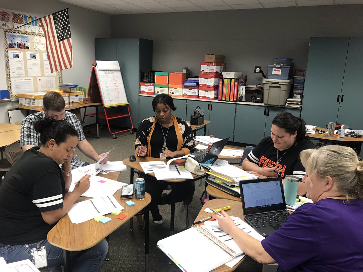 SE fifth grade teachers reviewing data in order to plan for Reading Blitz!  #teamsundown <a href="/Sundown_e/">Sundown Elementary</a>