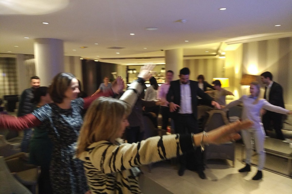 AfterWorkRH_Aix's tweet photo. Devenir Acteur de la #QVT une thématique qui prend de plus en plus de sens dans les organisations. C'est le sujet abordé ce soir à l' @AfterWorkRH_Aix avec Vimla Lamara #RH @AfterWork_RH https://t.co/9NCgYHKg7s