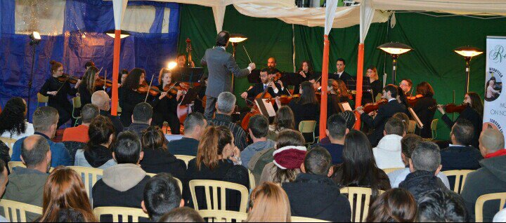 ResonnanceEs's tweet photo. Recuerdo del #Concierto de la #Orquesta de Cámara de la #UPF dentro de la IV Jornada Musical "#Música espai de trobada" en el CP. #Brians1 organizada por @ResonnanceCat y con la colaboración de @justiciacat y la @UPFBarcelona. #músicaenprisión #OCUPF https://t.co/B1iZKfhriU