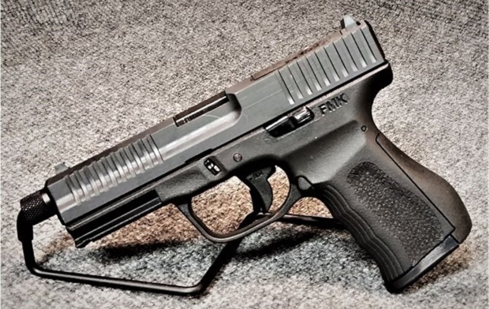 hub_az's tweet photo. FMK 9C1 Elite Pro Plus 9mm Black Semi Auto Pistol
https://t.co/TkhRdsNMBX #thehubaz #FMK #9C1 #Elite #Pro #9mm #AZWS https://t.co/9gwnsFtmyA