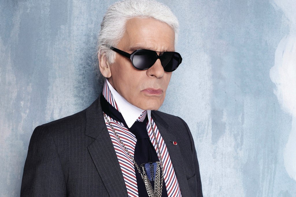 Today we mourn the passing Karl Lagerfeld - yet celebrate the live a #icon in the world of #fashion.
#KARLLAGERFELD  #CHANEL