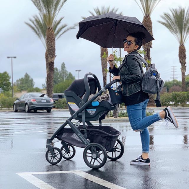 CandiceOnAir's tweet photo. Always!! 💙 RT @UPPAbaby: @CandiceOnAir strolls her #UbVISTA rain or shine!
#UPPAbaby #UbVISTA #UPPAbaby #UbMESA https://t.co/K0WcL0xkio