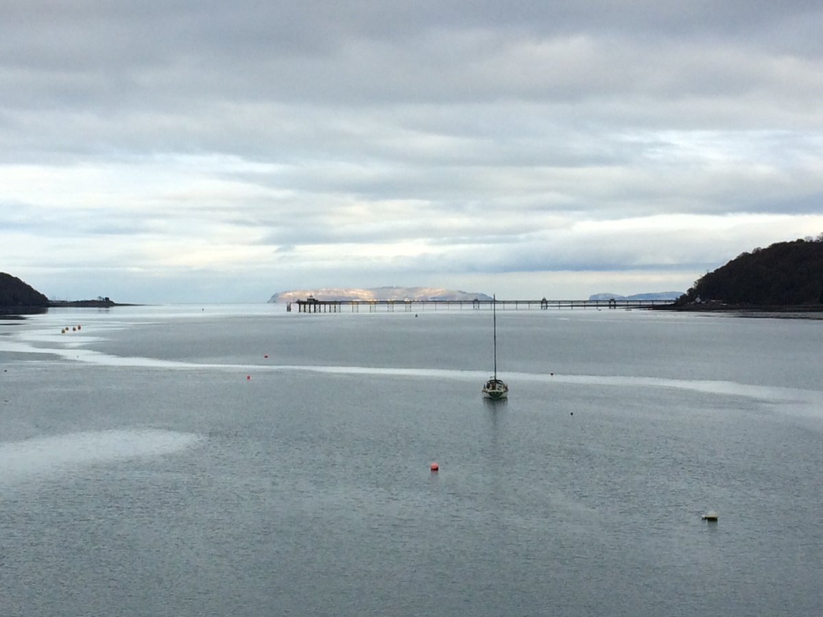 CadnantIsland's tweet photo. The beautiful Menai Strait between #Anglesey and #gwynedd - always changing, no view is ever the same https://t.co/cBR7dooUrf