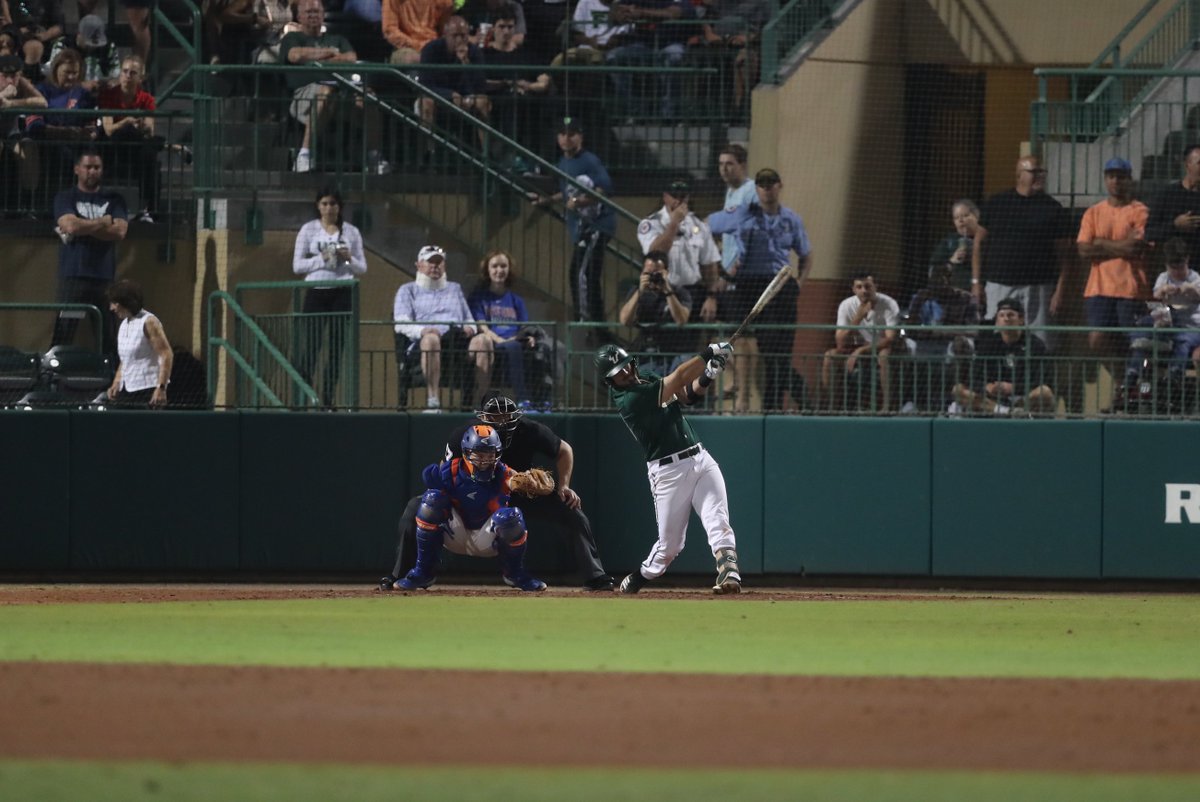 USFBaseball's tweet photo. E3 | We leave the bags juiced. But Joe's blast gets this awesome crowd on it's feet and puts us ahead by 3⃣ after 3⃣. 

USF 3, UF 0 https://t.co/nvOUuHZXSo