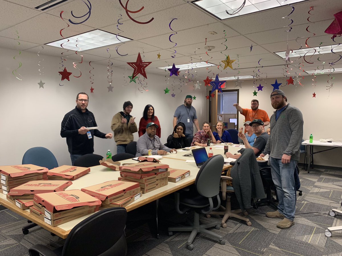 Cape1DS's tweet photo. Celebrating Graduation of our newest agents! We are seeing some phenomenal things happen already! 🍕🍕Congratulations to these new hires!! #firstpizzaparty #guinnwins @Zguinn1 @4jbar @Srfish119 @ATTCape1DS @matthew_king05 @ADePeder @Jsnid35 @cardsgbpfan @CharmayneATT https://t.co/b1HeNW4yDt