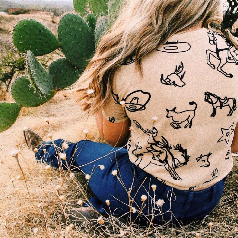 marisholsanchez's tweet photo. DON’T STOP until you’re Proud🏜🐎🌵🐂 || CROP TOP: https://t.co/f7ZnulDQPw https://t.co/HkrGMN4nSV