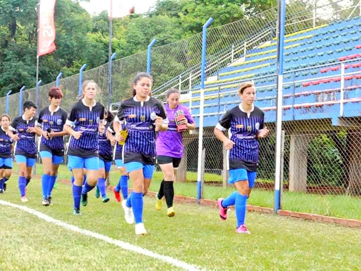 22Femenino's tweet photo. Amistoso de Lujo 
#22deSet vs #Olimpia Fem 
Gracias a @franjeadosdlsur y @Mva por el apoyo!! https://t.co/T1yJERo8i2