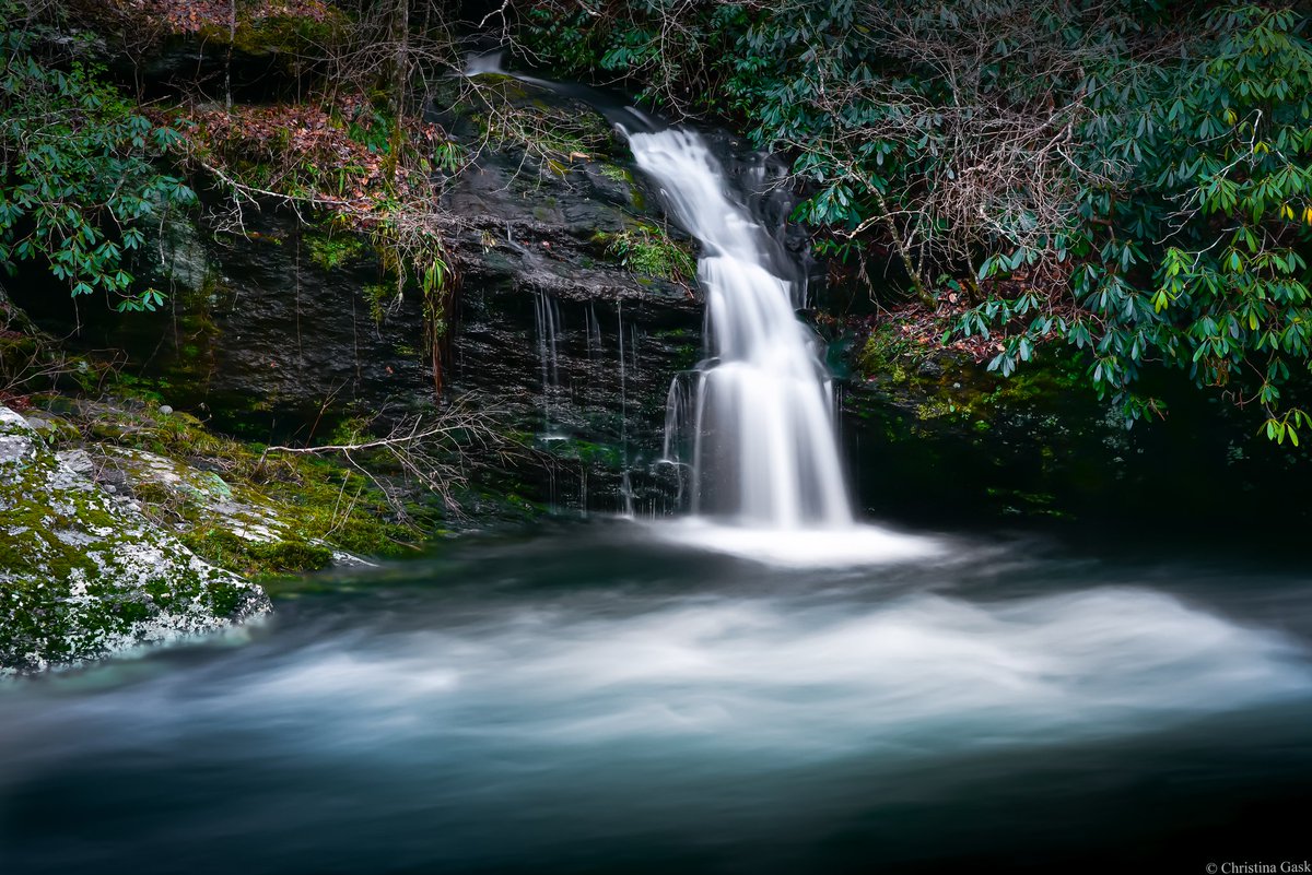 Winter Waterfall
Smoky Mountains Tennessee 
#photography #photographysouls #Landscape #PhotographyIsArt #photographyislife #art #natgeoyourshot #fineartphotography #photographer
#travelphotography #smokymountains #tennessee #photographymagazine