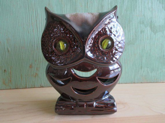 SquirrelAwayVtg's tweet photo. Who? Who loves owls? Come see my Vintage Inarco Owl Lantern with Yellow Marble Eyes at Squirrel Away Vintage on Etsy. CLICK:  https://t.co/Rwsc7KJLjy   #etsy #owls #owllover #birdlovers #TuesdayThoughts #1960s #ModDecor https://t.co/BlqMxbOgXa