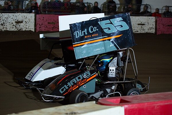 Barnes Dominates Red Bluff Race 10 sprintcarinsider.co/2019/02/19/bar…