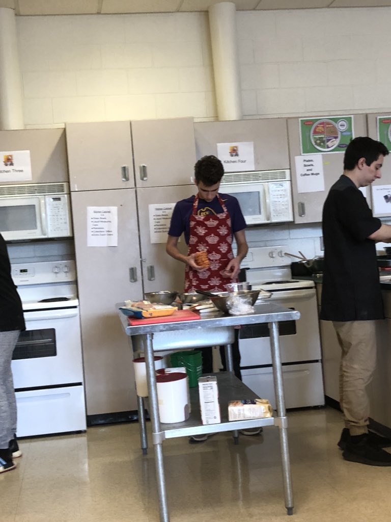 Imallaboutthef1's tweet photo. Foods I Mac and Cheese and Foods II Sweet Potato Poutine #adulting101 #SayYesToFCS #ECHHSFCSCTE #CTEforNC @NCFCSEd https://t.co/1WYGp1mizv