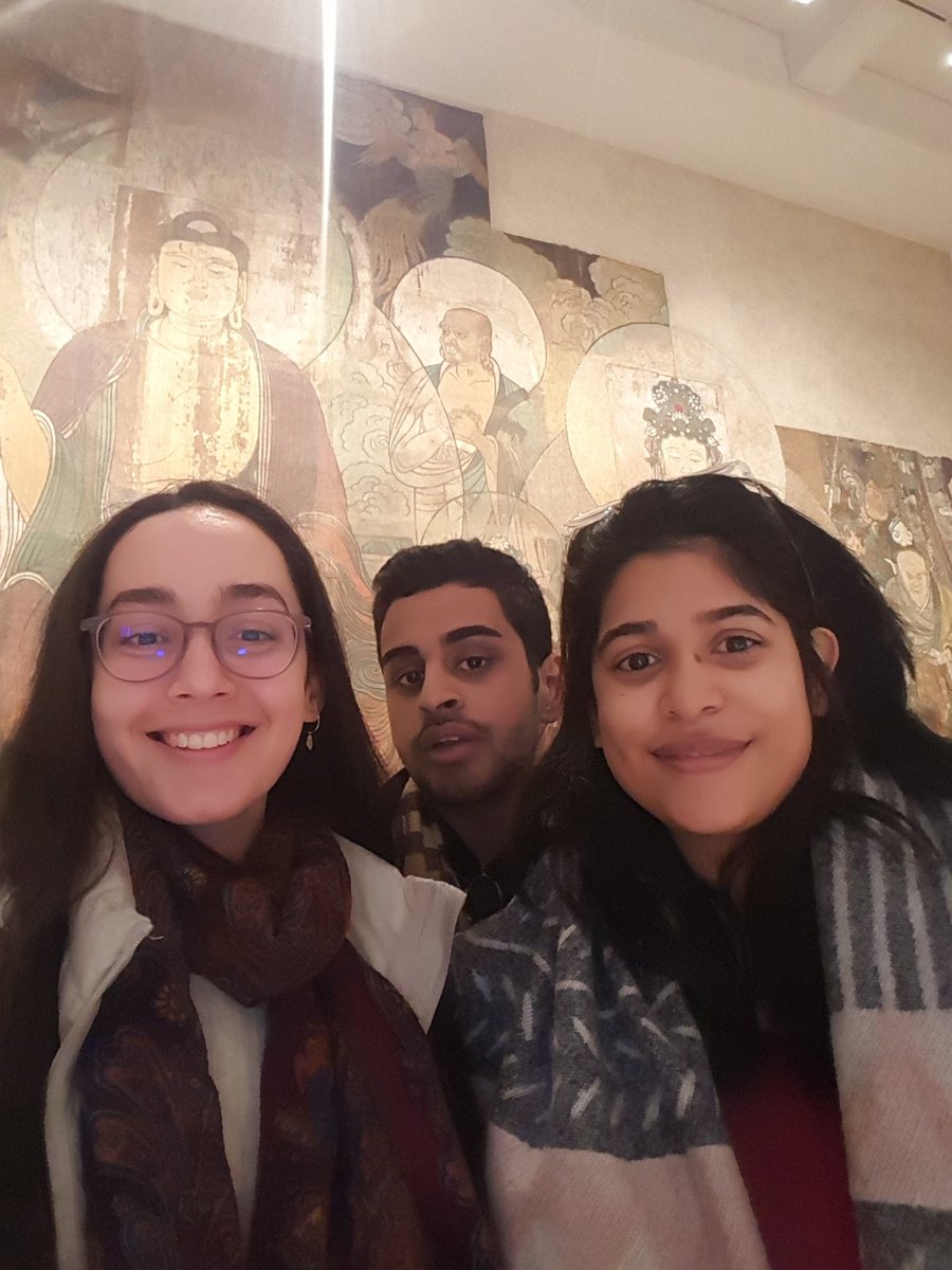 lifeatuoft's tweet photo. Roaming around the ROM. Free tuesdays with tcards! - ZF https://t.co/JnzwC8fYLJ