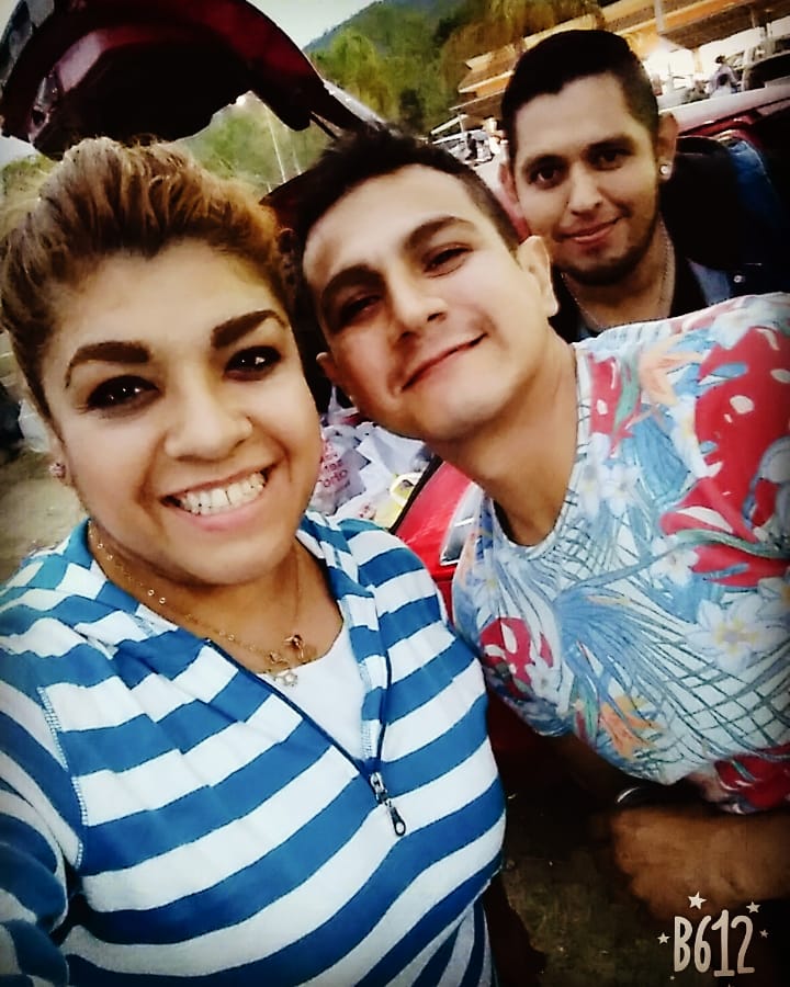 manuelg0105's tweet photo. #Amegas 🍻😎⛵😄😅
#Fer #Yaz #Manu https://t.co/4Rx5nwzjJQ
