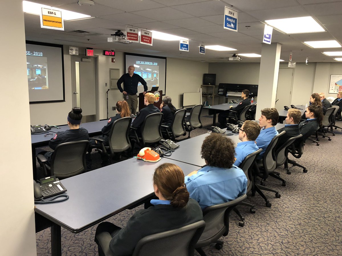 PentafireEMT's tweet photo. What a great day. We had the chance to take all the fire students to visit Toledo/Lucas County dispatch center. Had the opportunity to see the Lucas County EOC and hear from their EMA.  Students finished their day with a tour of Toledo Fire Station 7. @BGFIRESCHOOL @ToledoFire https://t.co/uTm17TyriJ