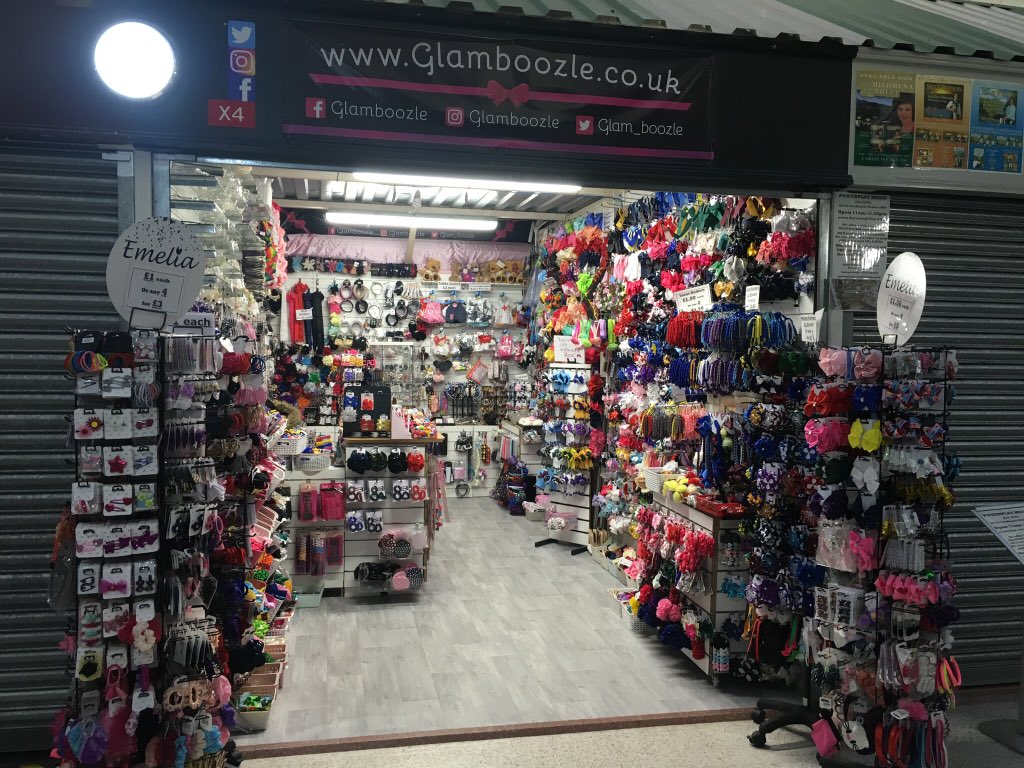 Glam_boozle's tweet photo. 🚨 Right folks the wait is over and tomorrow sees our sale start to celebrate our first year of trading at @Widnes_Market 💷 

Absolutely everything 10% off 

Sale ends 5pm Saturday 🎀

Find us on the centre aisle of Widnes Indoor Market, opposite @s_bpetslimited 🐶 https://t.co/uuwkYgnjnB