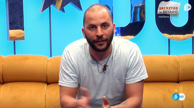 ghoficial's tweet photo. Antonio cuando llora

🔄 Lágrimas de cocodrilo
❤️ Lágrimas de verdad

#GHDÚOLímite6 https://t.co/BAVgYUTPo1