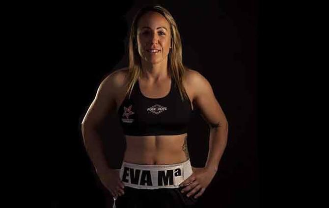 ESbeINSPORTS's tweet photo. La española @Evamaengho no teme al poder de los puños @maryjuarezcute y promete arrebatarle el cinturón del #CMB en Zacatecas

#beINBOXING 👊  #Candelita  🔥

Los datos: 👉 https://t.co/QkwMQDqLey https://t.co/QdVfP7H9gX