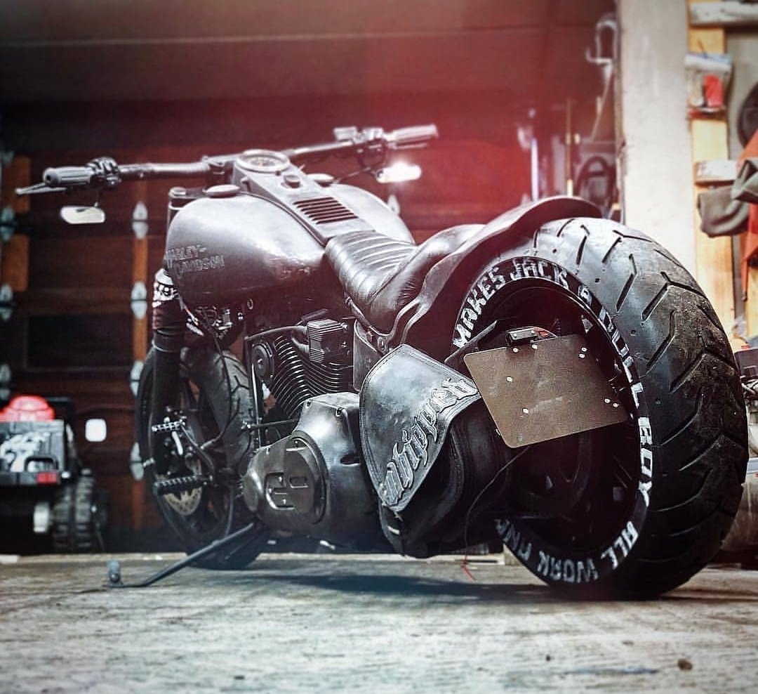 BarcelonaHarley's tweet photo. #Monsters 💀 https://t.co/n19D9G0kLp