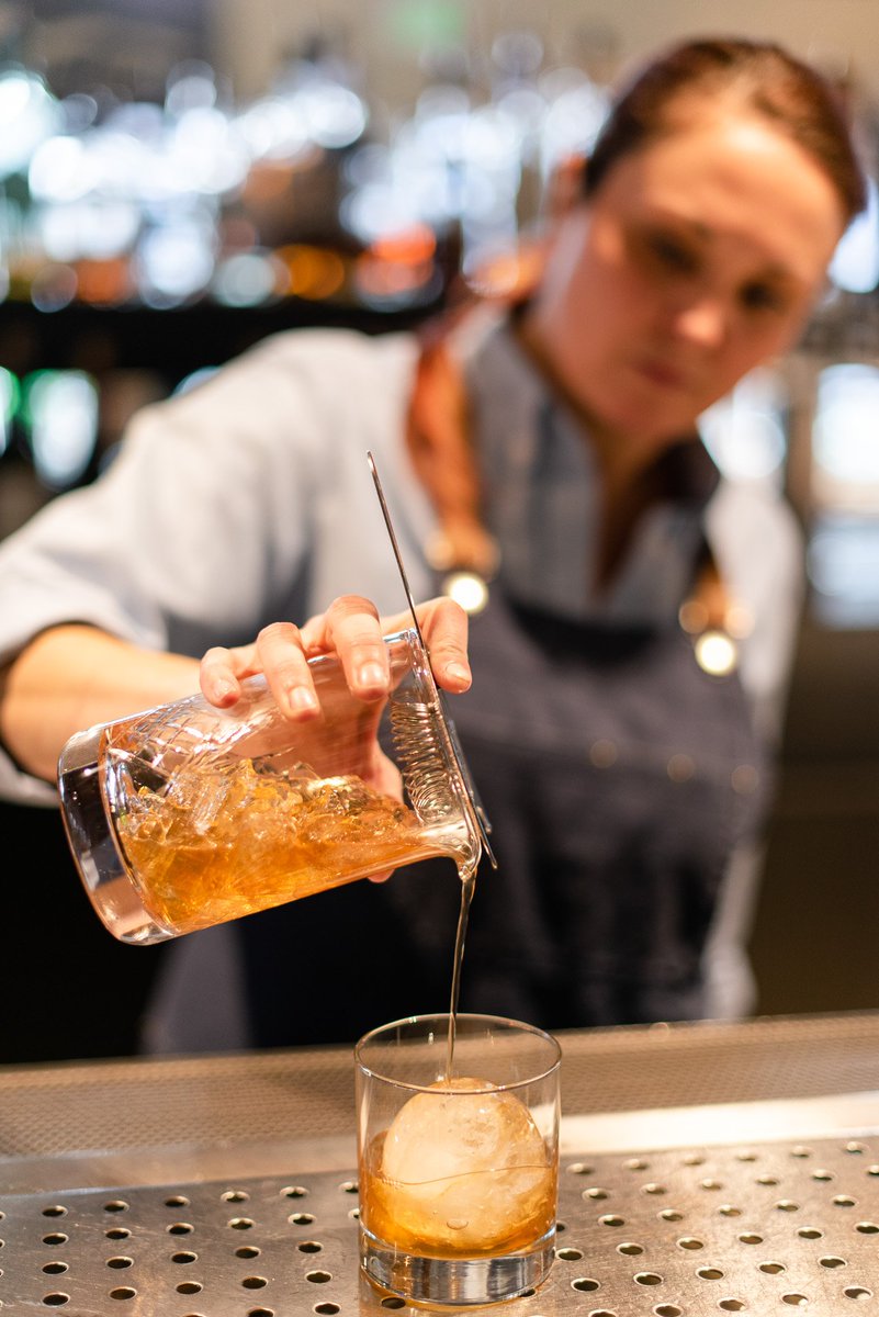 It's time for drinks! See you for happy hour starting at 3pm! #tillkitchen