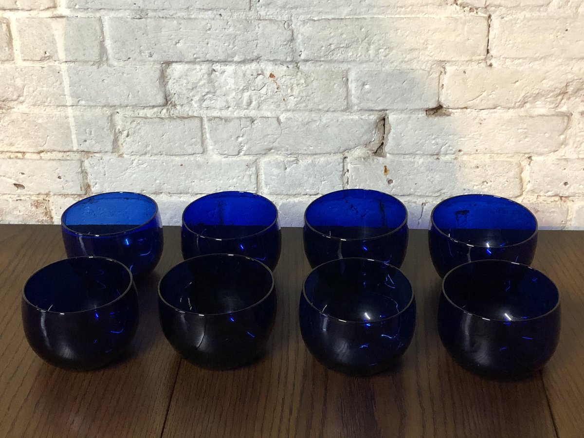 WelshRarebits2's tweet image. #newstock at stores.ebay.co.uk/Welsh-Rarebits… 
#winetable #tilttop #tripod #tripodlight #georgestephensonsign #bristolblue #blueglass #fingerbowls #ebay #sale