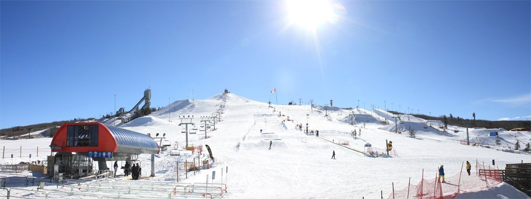 ServusCU's tweet photo. Tomorrow is another Servus Ski Wednesday at @WinSportCanada! Drop in to get lift passes for only $12 between 3pm-9pm, and Servus members can get 10% off rentals. Be sure to bundle up and have fun! https://t.co/iBvVIovrnV