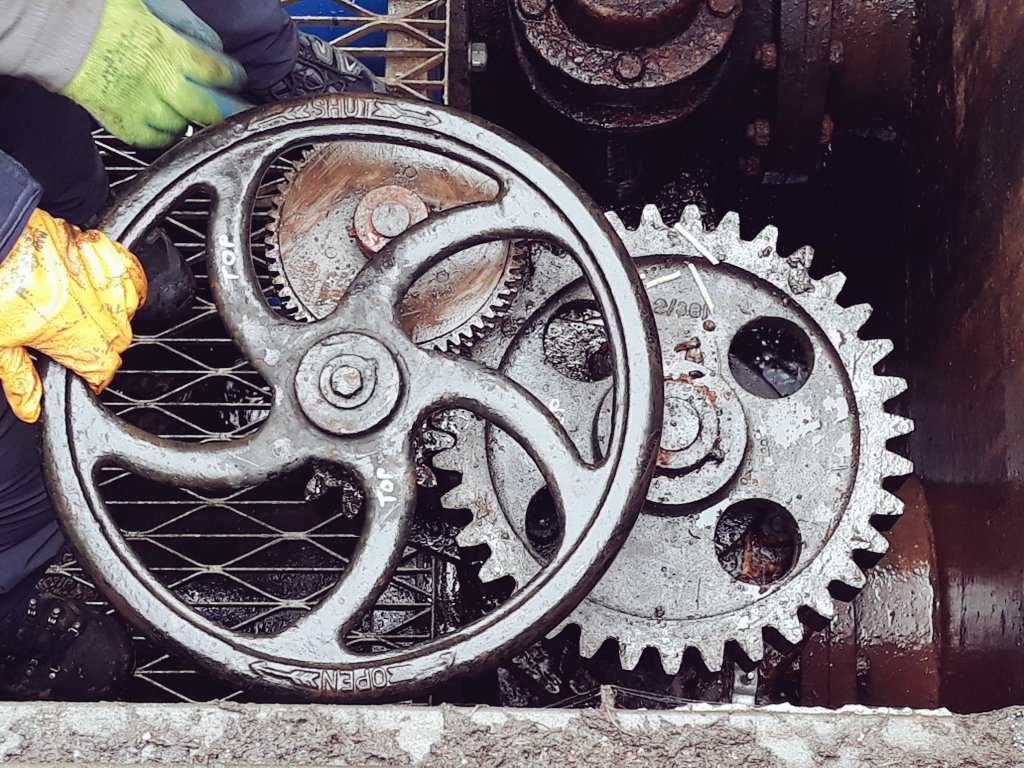 Bluenosetomo's tweet photo. A very confused valve at Lamaload Reservoir 🤔 https://t.co/Z3gc15ZmqI