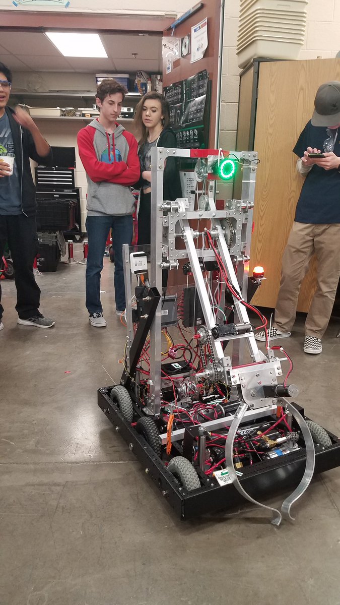 Firebirds3019's tweet photo. Here's the beauty who is currently nameless!! 
#omgrobots https://t.co/zoln6MXFTF