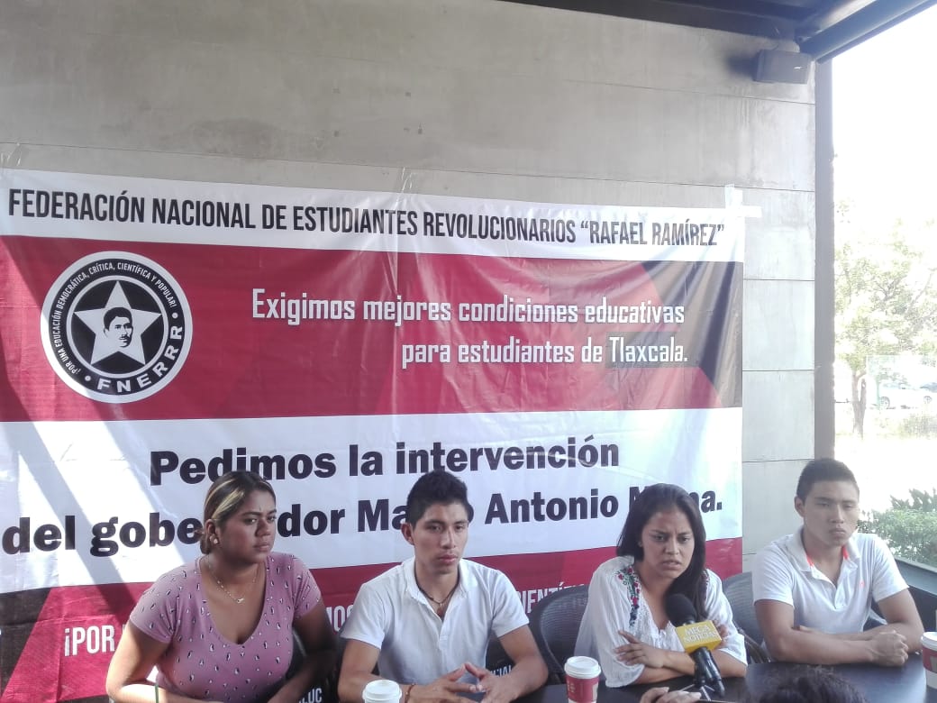 ChiapasFnerrr's tweet photo. Chiapanecos se solidarizan con estudiantes de Tlaxcala
*Fenerianos exigieron a nivel nacional solución a los problemas educativos en Tlaxcala 
https://t.co/06bwiABLln https://t.co/E473C3GNmK