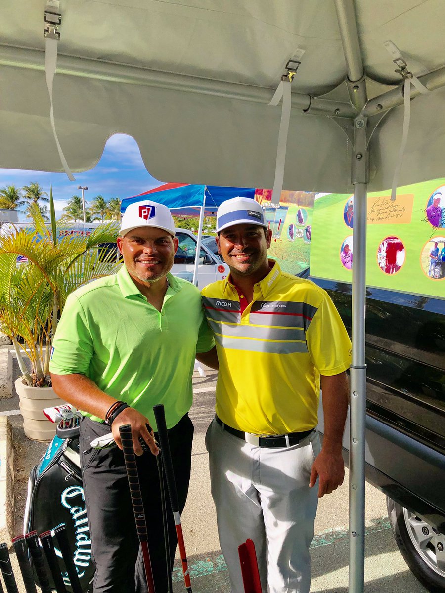 Pudge_Rodriguez's tweet photo. 🇵🇷🏌️⚾️ DTB mi hermano gracias por poner a #PuertoRico por lo más alto 👍@PuertoRicoOpen @RafaCamposGolf #Boricua #PRopen19 https://t.co/Se381KctNP