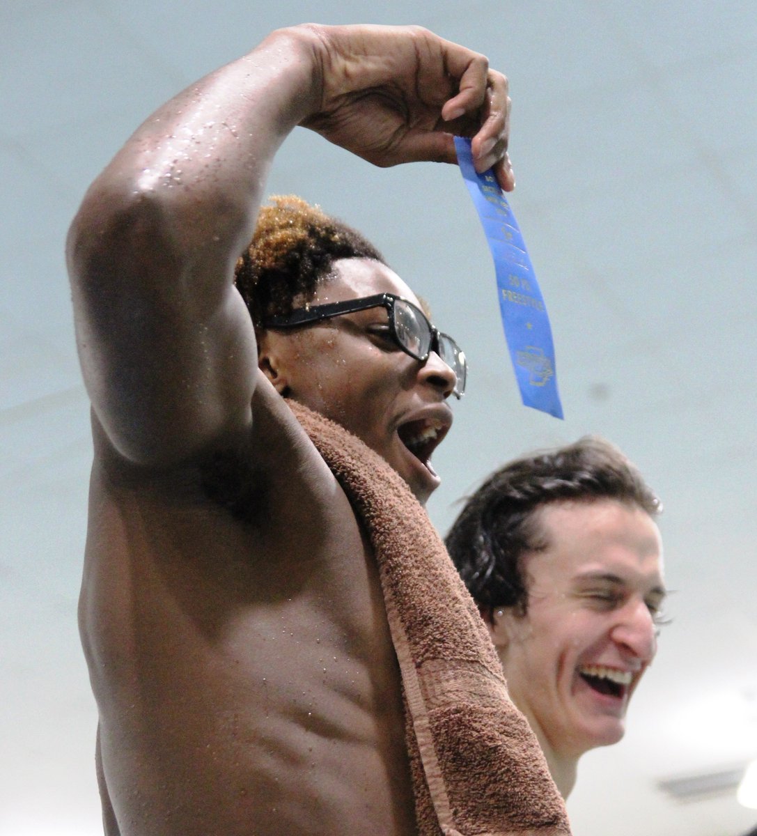 Frankfort's Evan Jordan won the 50-yard freestyle at Saturday's Zionsville swimming sectional and will compete at the state finals this weekend. For more visit ftimes.com/common/story.p…