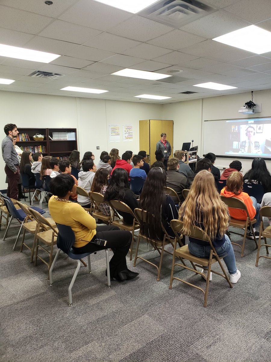 busdrivingmommy's tweet image. Skype a scientist today with 7th period. #talonterritory #dlpcoaching @cfbLongFalcons