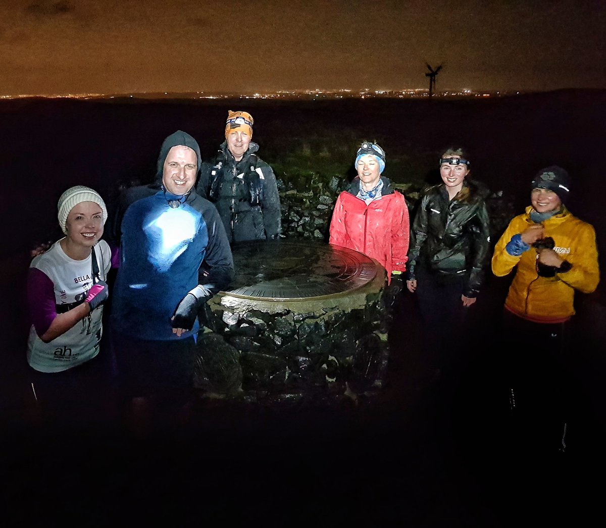 Tae_the_north's tweet photo. Wild times at Whitelee with @TrailFestScot this evening ...so wild, we only stopped for one photo on the summit of Blackwood Hill !

Well done to the runners and hope you have dried out, warmed up and now kicking back relaxing 👍👣😎 #rundirty https://t.co/6nsWNeo6bp