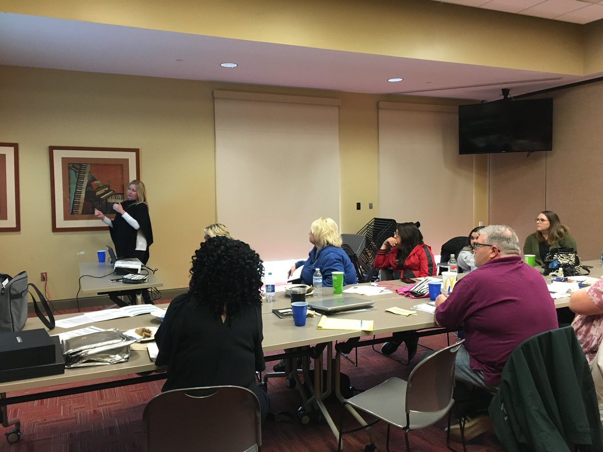 MetzgerEyeCare's tweet photo. Great day of training today for our Metzger Eye Care staff. https://t.co/vIZj6rM1LW