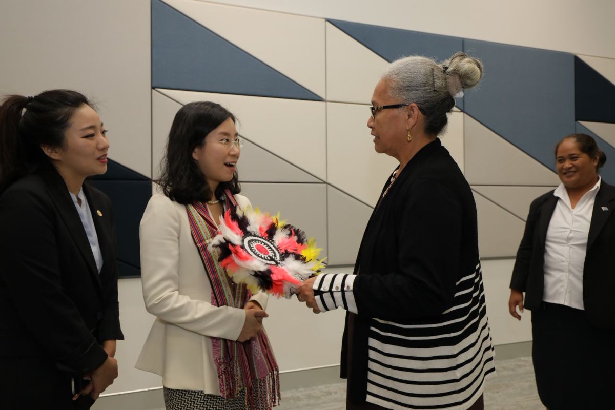 High level women from the Oceania region have gathered together. It was a time to promise to work together with the same heart of a mother for the cessation of war. 

During 30th Peace Tour, many First Ladies and Ambassadors have expressed their hearts by bringing many presents.