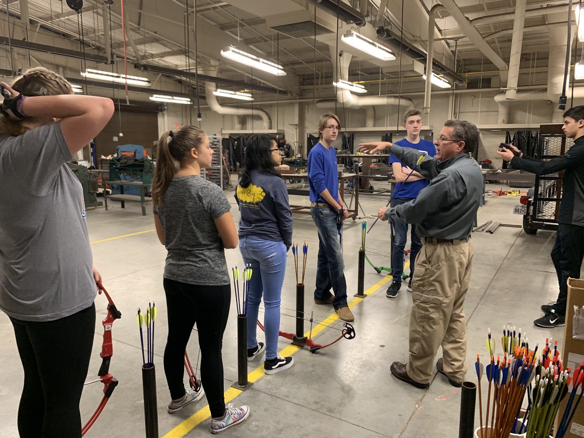 EastViewArchery's tweet photo. Mr. Graham coaching the archery members today discussing anchor points! Thank you for helping us out! https://t.co/P9WMWQLgne