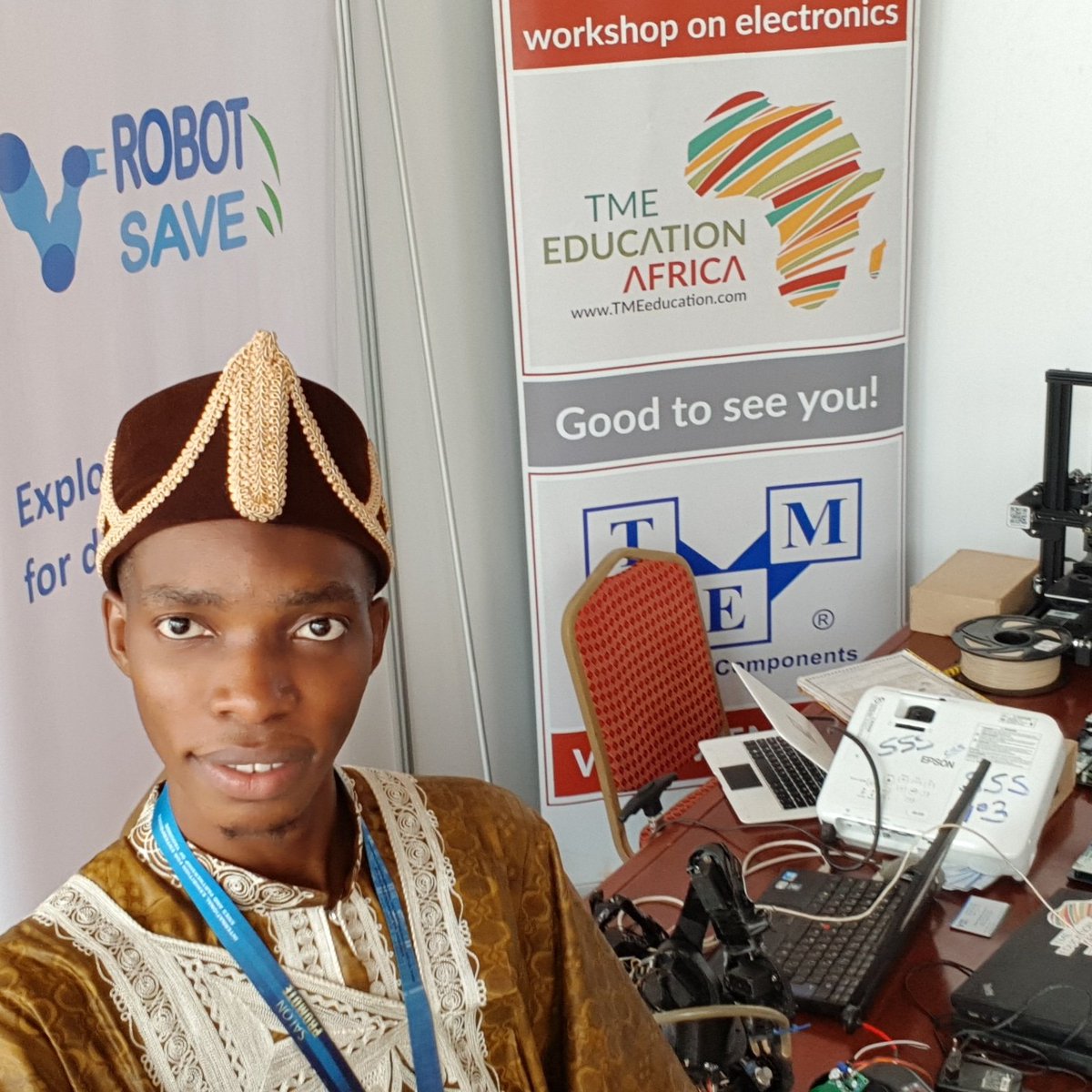 dessapjoffree's tweet photo. #RobotSave and https://t.co/34wKIhGlua are present at #promote_2019 we are present at the pavilions industrialized stand.
 #stem 
#passion
#robotics 
#togetherwewillgofuther https://t.co/MzqkNnfi6H