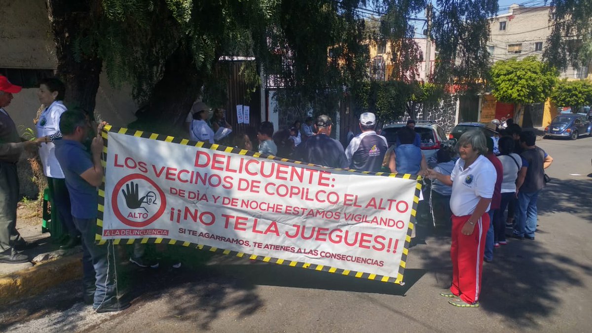 UnidosAlto's tweet photo. Primer año del movimiento rondin, iniciando contra primera junta vecinal, unidos en contra de la delincuencia, juntos hacemos más ruido 
RECOMENDAMOS PORTEN SU SILBATO, SI VEN ALGO SOSPECHOSO ALEJATE TOCA TU SILBATO 3 VECES SEGUIDAS NO ESTAN SOLOS https://t.co/a83aJTOxbL