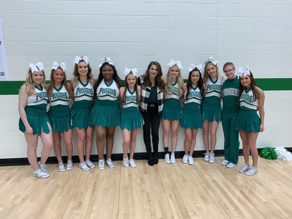 PointerCheer's tweet image. We 💚 Our Seniors! #Classof2019 #VBHSCheer