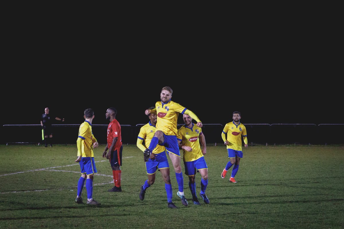 StuartTree's tweet photo. Deserved win for @BedfontFeltham knocking out holders @KnaphillFC in the @ComCoFL Premier Cup. We look forward to seeing who Bedfont get in the Semi-Final. #followthewinners https://t.co/8NjVp0J99e