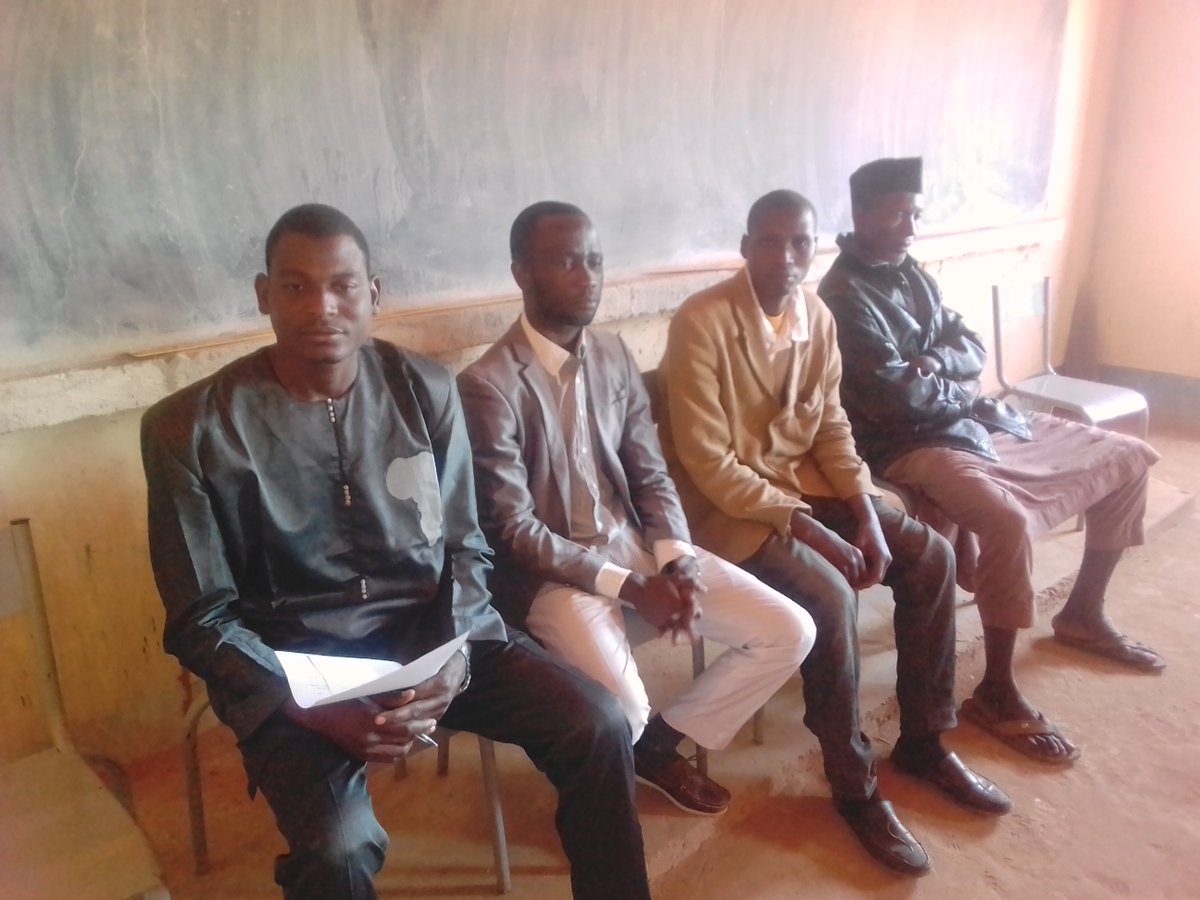 OMojedec's tweet photo. Mission de sensibilisation, suivie de la mise en place de Club de Jeune pour la  Santé  de la Reproduction et la Planification Familiale CJ/SRPF par l’équipe de @OMojedec  au sein de CEG de Sakole/Tamaske. Avec l’appui financier ambassade des Etats Unis au Niger. https://t.co/6UMsnHTr0k