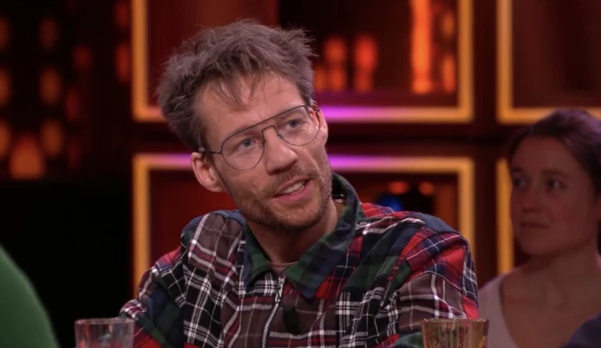 DirectPete's tweet photo. RT volgpetrus "RT RTLLateNight: YouTuber volgpetrus inspireerde Giels om een sixpack te kweken https://t.co/k81UUuNc4O #RTLLN #rtllatenight https://t.co/DY0AYRORih"