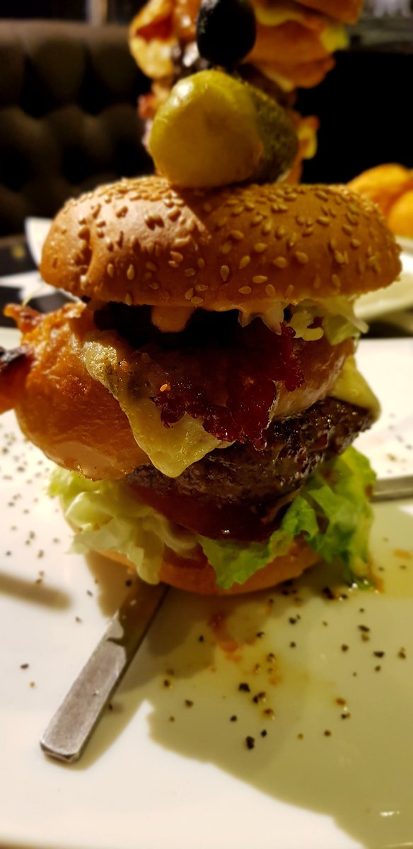 Phunkroyal Nene Zwiebelringe Und Burger War Meins Grosser Burger War Von Fennek Ohne Zwiebelringe Und Am Ende Beide Jeweils Einen Milkshake D Haben Dafur 3 Stunden Gebraucht Circa D T Co Tr7ybqizbn