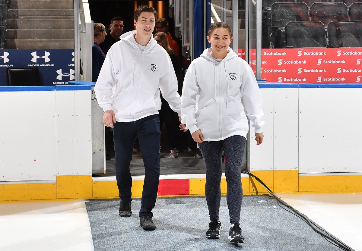 HockeyHelpsKids's tweet photo. #TeamRNH from @sabecsd1 is at tonight's @EdmontonOilers game spreading the word about their #HockeyHelpsKids project in support of @AutismEdmonton! Vote for them at https://t.co/8MbZ9x7CaO. https://t.co/IlandpYLdQ