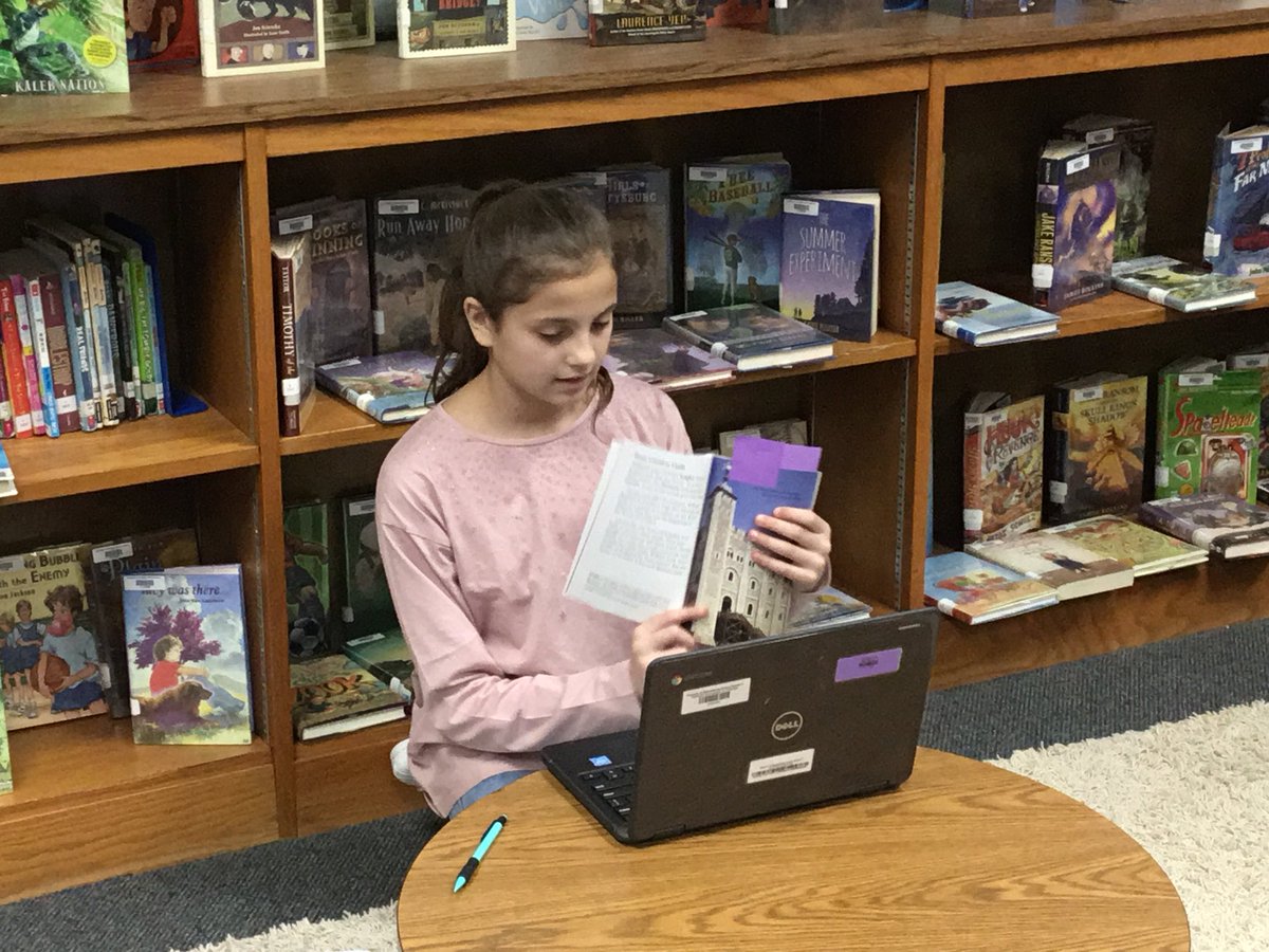 kyla_jeter's tweet photo. Todayโs tech momentum continued as Ms. Goodeโs 5th graders @clifdaleelem completed their first #FlipHunt about nonfiction text features! We borrowed the idea from an example posted by @msyunicorn! #Spa3TechUp #D3Innovates https://t.co/AeKRuUjbUw