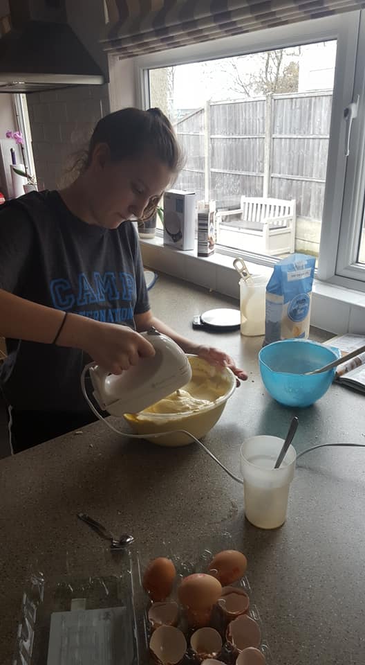 Jessvarl's tweet photo. Did a fundraising cake sale at my mum`s work and enjoyed making them for my trip to #Kenya2020 #campkenya #campsint I also had a few donated @sainsburys @coopuk #thanks and raised Β£366 #Magnakenya2020 https://t.co/2XZSSxjOkt
